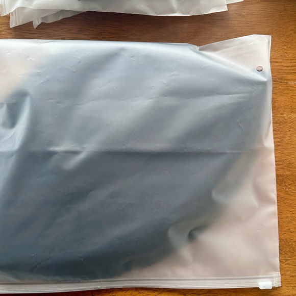 SHEIN Black Fuzzy Bucket Hat - Picture 4 of 4